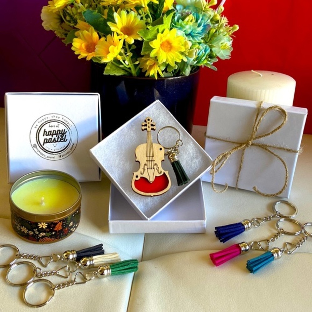 Personalized Wooden VIOLIN 3D Keychain with Tassel / Fridge Magnet